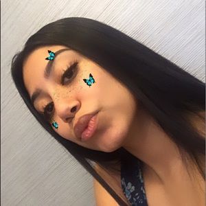 Meet your Posher, Alejandra